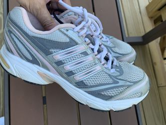 ADIDAS Torsion size 7 women’s