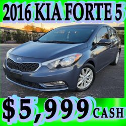 2016 Kia Forte5 EX Hatchback 