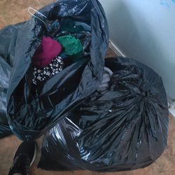 3 bolsas ropa hombre, mujer y niña