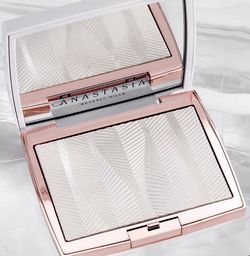 #1 Seller! ANASTASIA Beverly Hills®️🤍✨🧊ICED OUT HIGHLIGHTER🧊✨🤍New & 💯 % Authentic!!