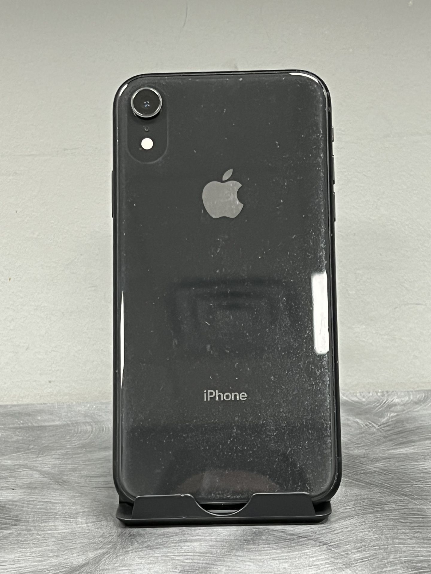 iPhone XR 64GB UNLOCKED