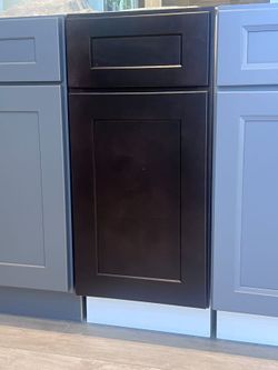 Black Shaker Cabinets