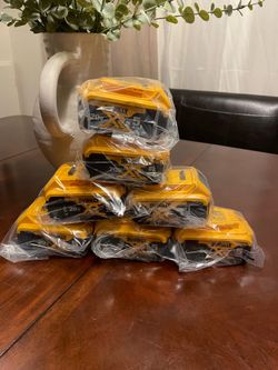 New Dewalt Batteries 20V XR 5AH $70 Each Cada Uno