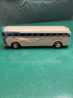 Greyhound diecast bus. 1940s.