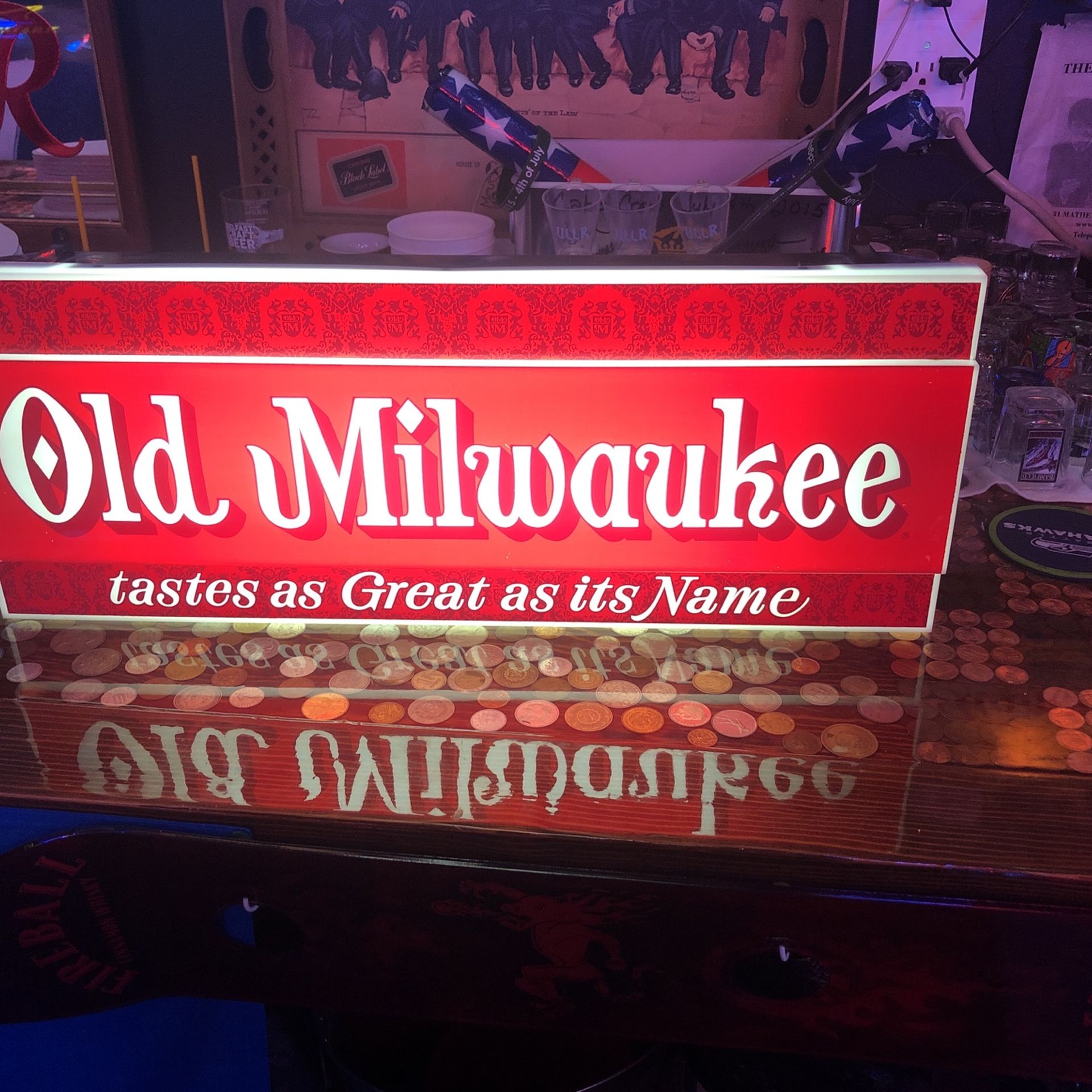 Old Milwaukee Beer Light / Sign