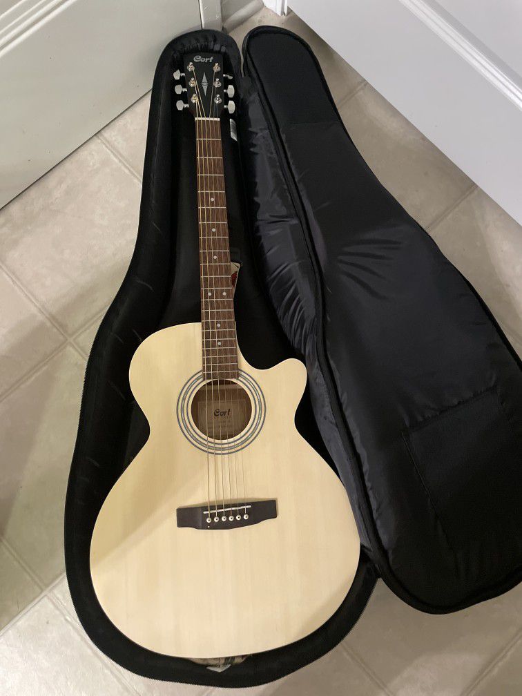 Acoustic Guitar With Strap And Case