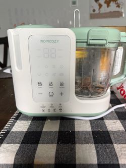 Baby food maker and 11 jars w/lids