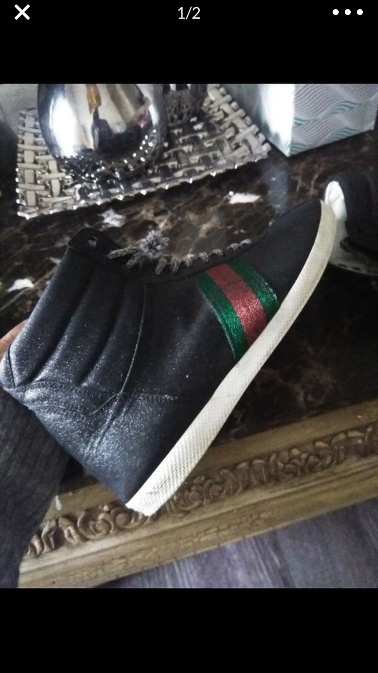 Gucci high tops size 39... size 9