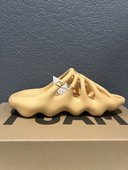 Adidas Yeezy 450 Slides Size Men’s 6