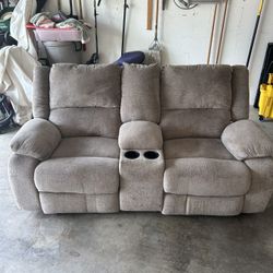 Double Reclining Loveseat