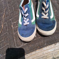 Boy Van's Tennis shoes.