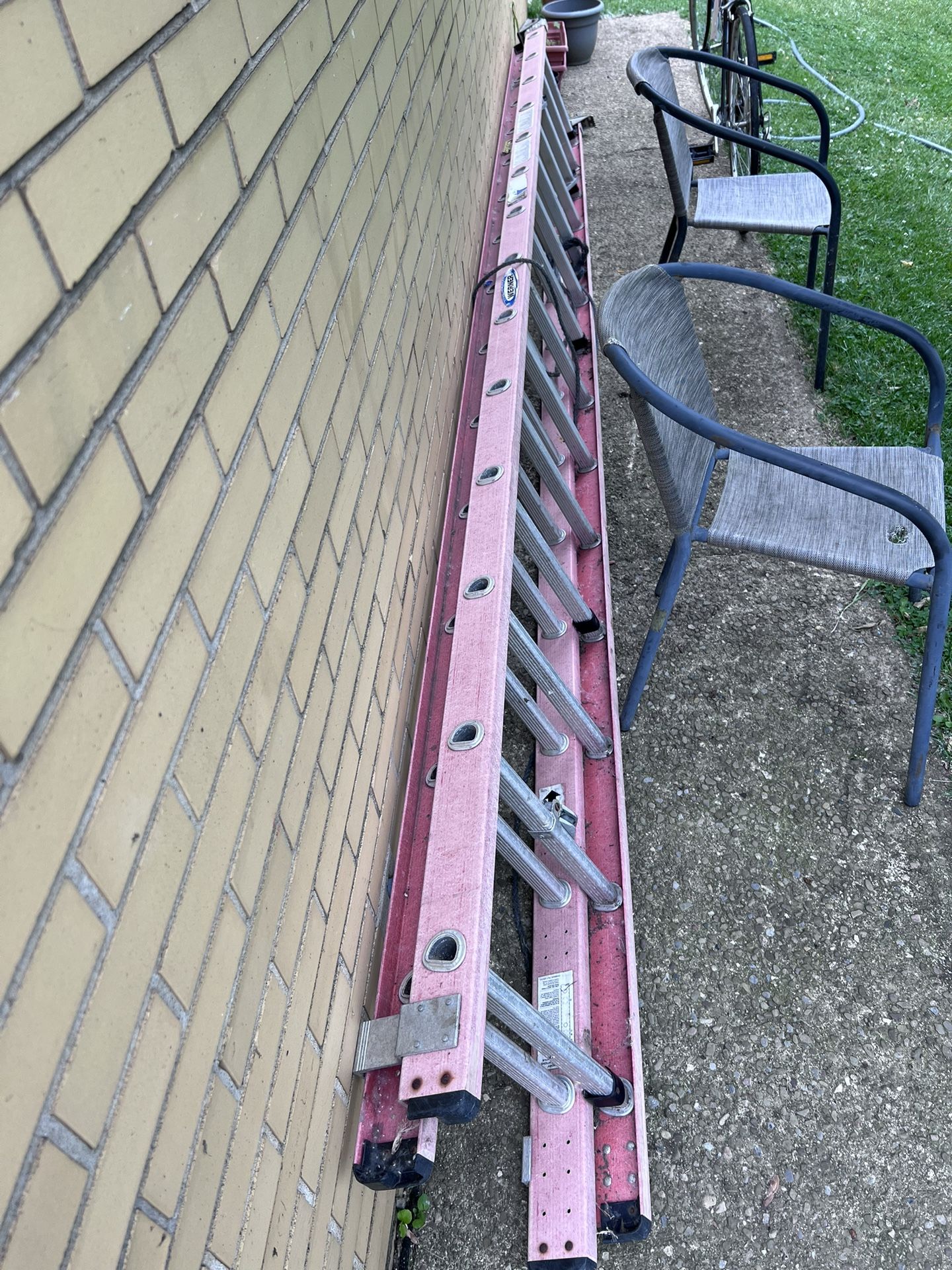 32 foot fiberglass used ladder