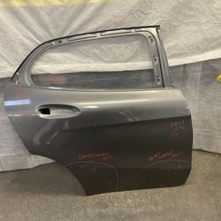 14-20 MERCEDES GLA RIGHT REAR DOOR