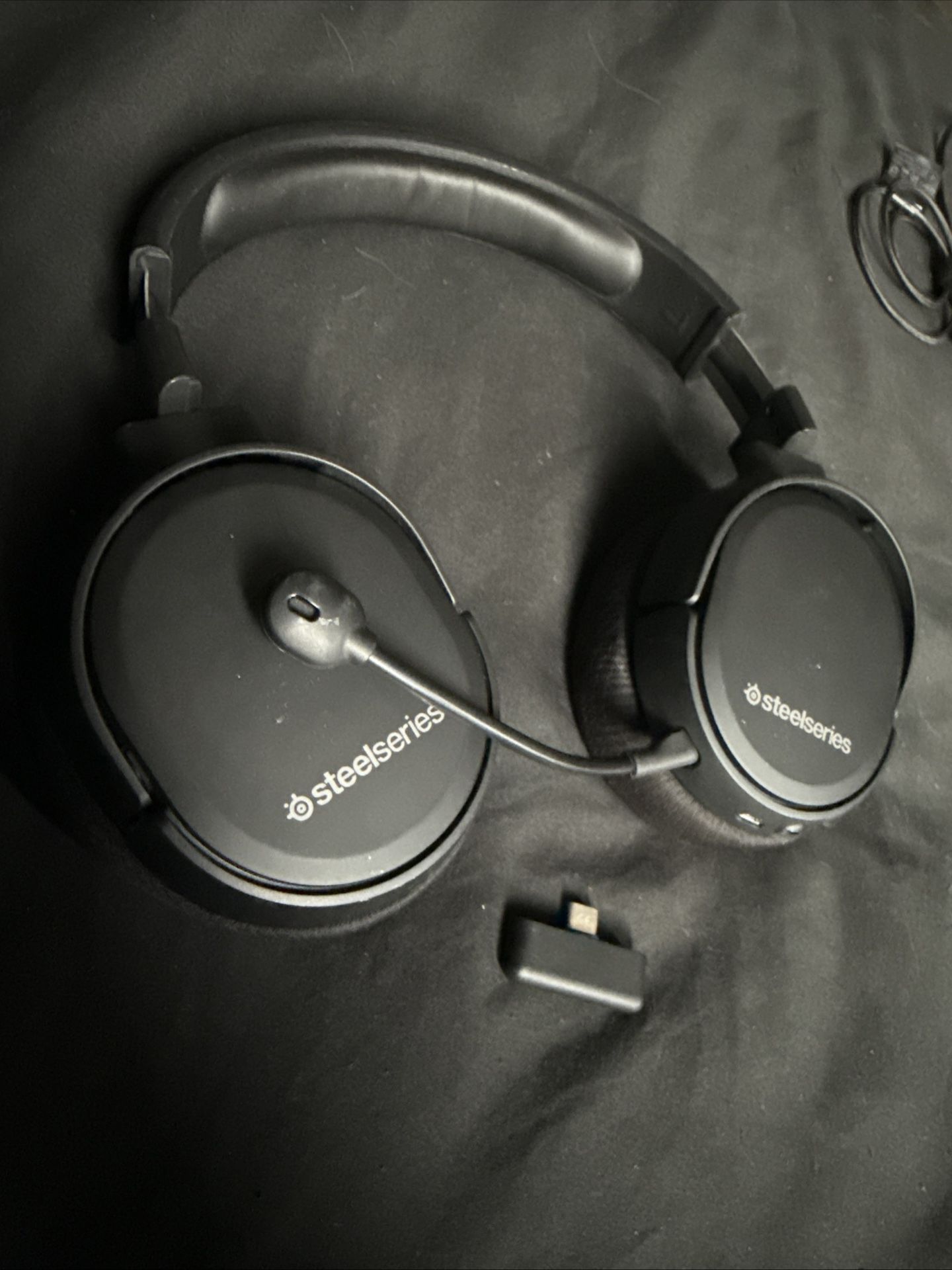 SteelSeries Arctis 1 Wireless Gaming Headset – USB-C – Detachable Microphone
