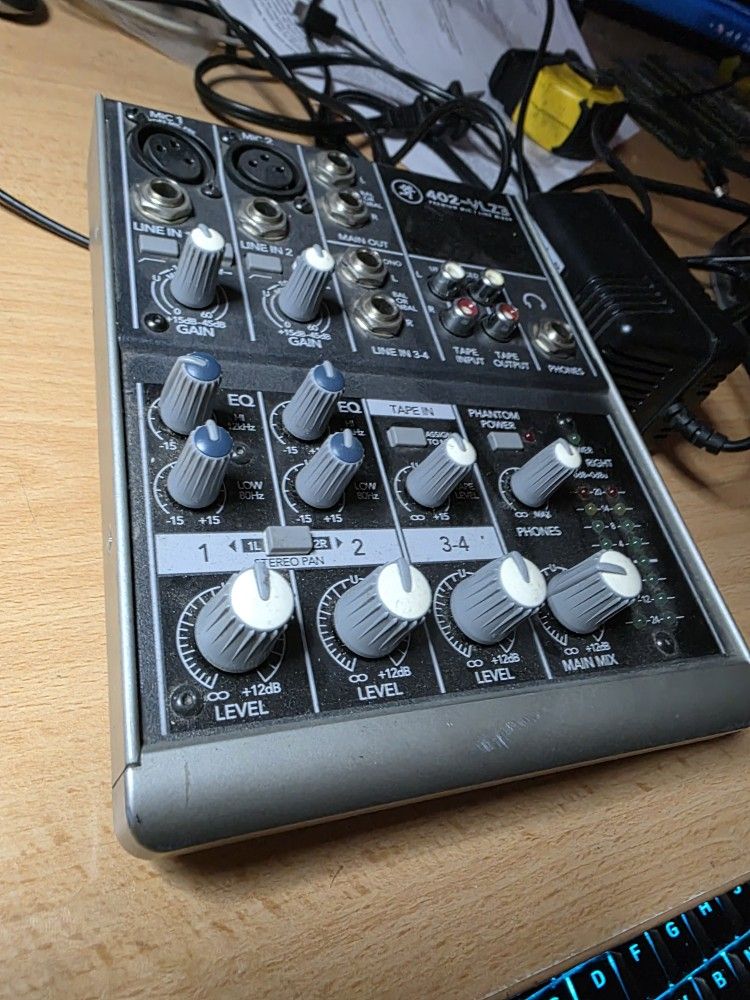 Mackie 402-VLZ3 Premium 4Channel Mic Line Mixer
