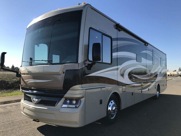2017 Fleetwood Pace Arrow LXE 38B