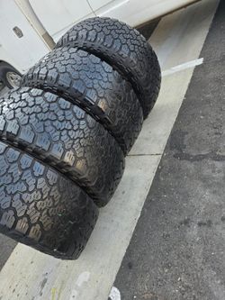 4 used tires Lt35x12.50r18 General Grappler, LR E, 10 PLY
$299.00