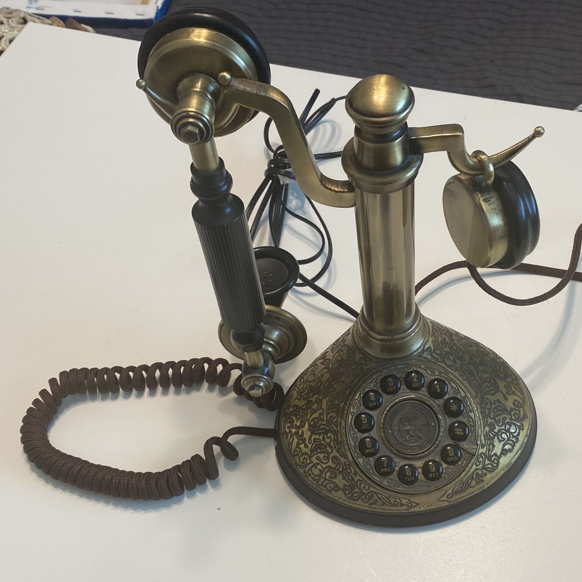 Vintage Paramount Collection Classic Series Push Button phone