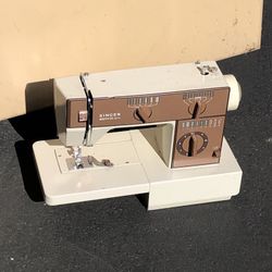 Singer Merritt Sewing Machine