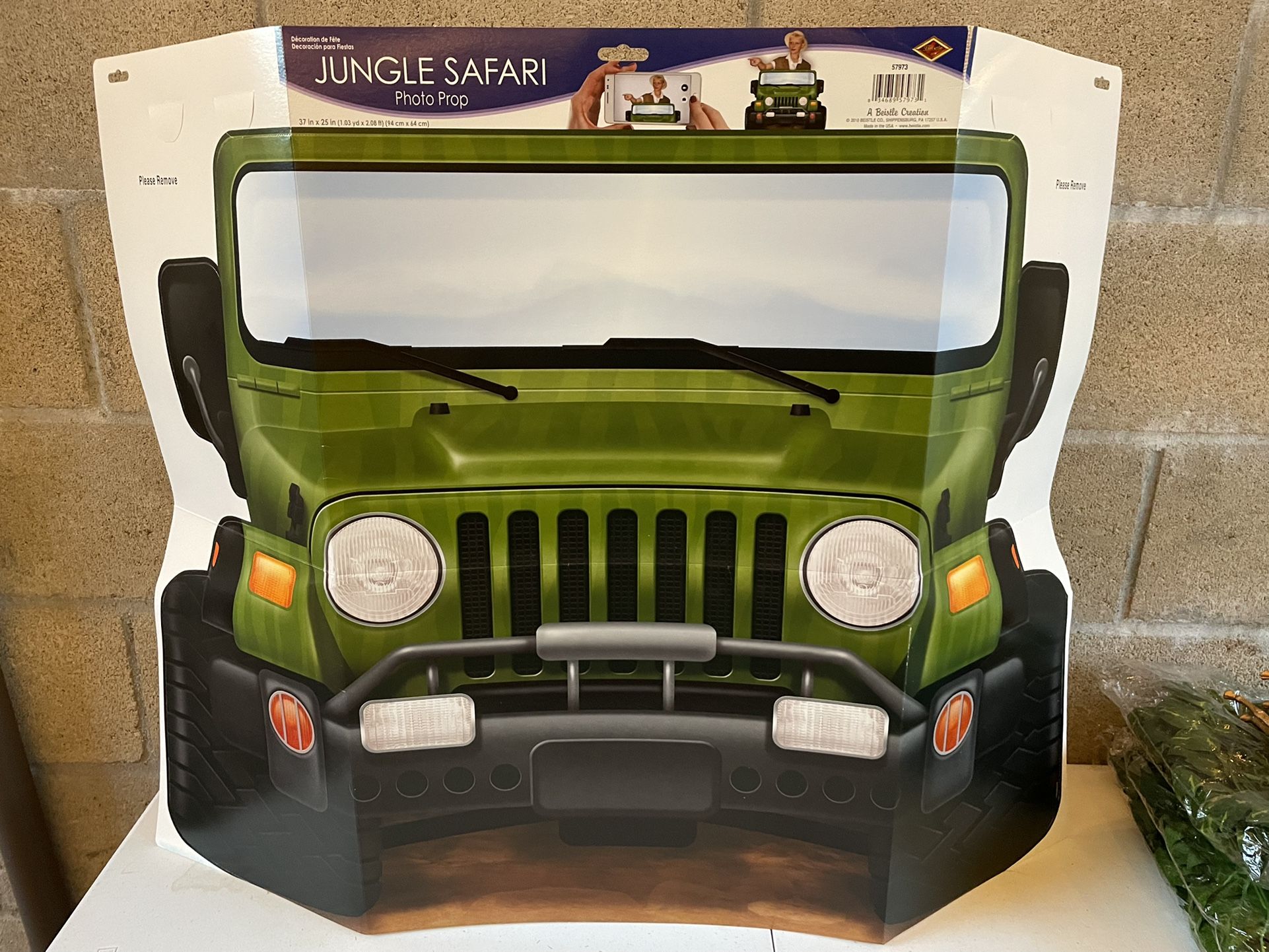 Jungle Safari Jeep Photo Prop