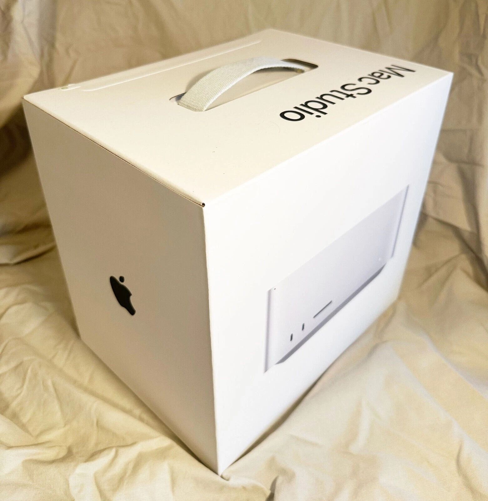 New SEALED 2025 Apple Macbook Studio M3 Ultra 256GB Ram 2TB 28 Core CPU 60 Core GPU