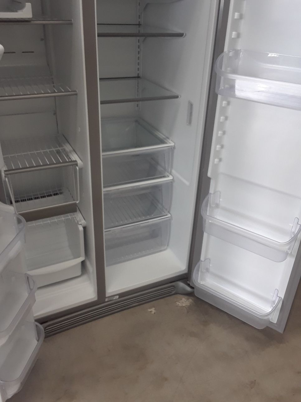 NEW FRIGIDAIRE GALLERY STAINLESS STEEL REFRIGERATOR
