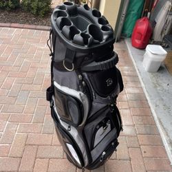Golf Bag In Excellent Functional Condition 