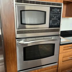 Ge Profile Oven / Microwave. 