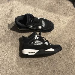 White Thunder Jordan 4