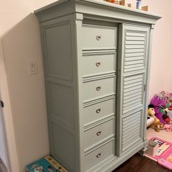 Armoire (dresser)