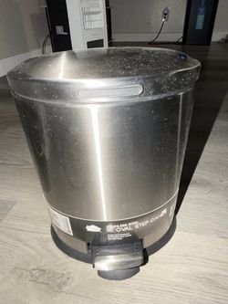 Mini Trash Can