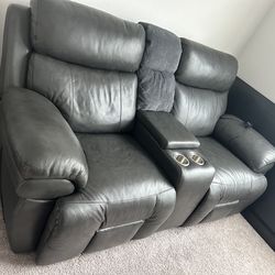 Recliner loveseat