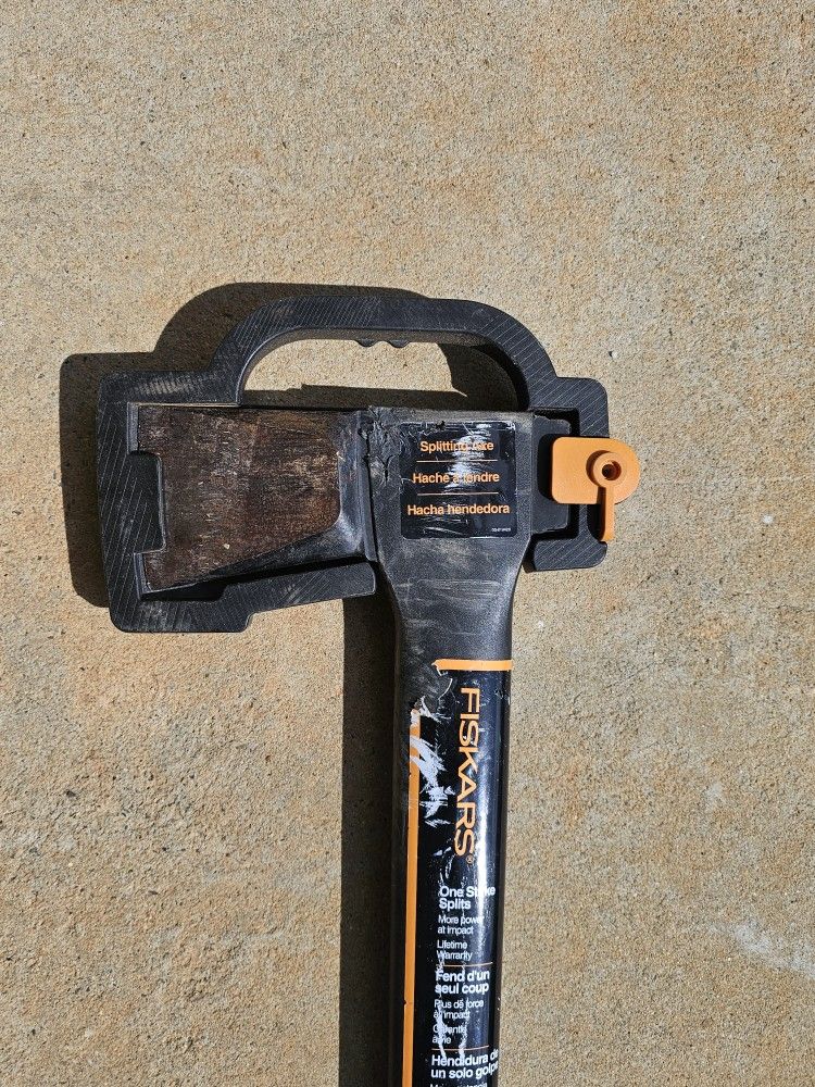 Fiscal Wood Splitting Axe