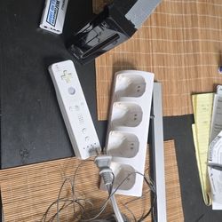 Nintendo Wii Controller And Game