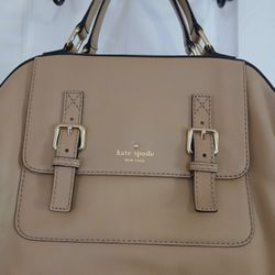 Medium  Kate Spade Purse  ( Soft Leather )
