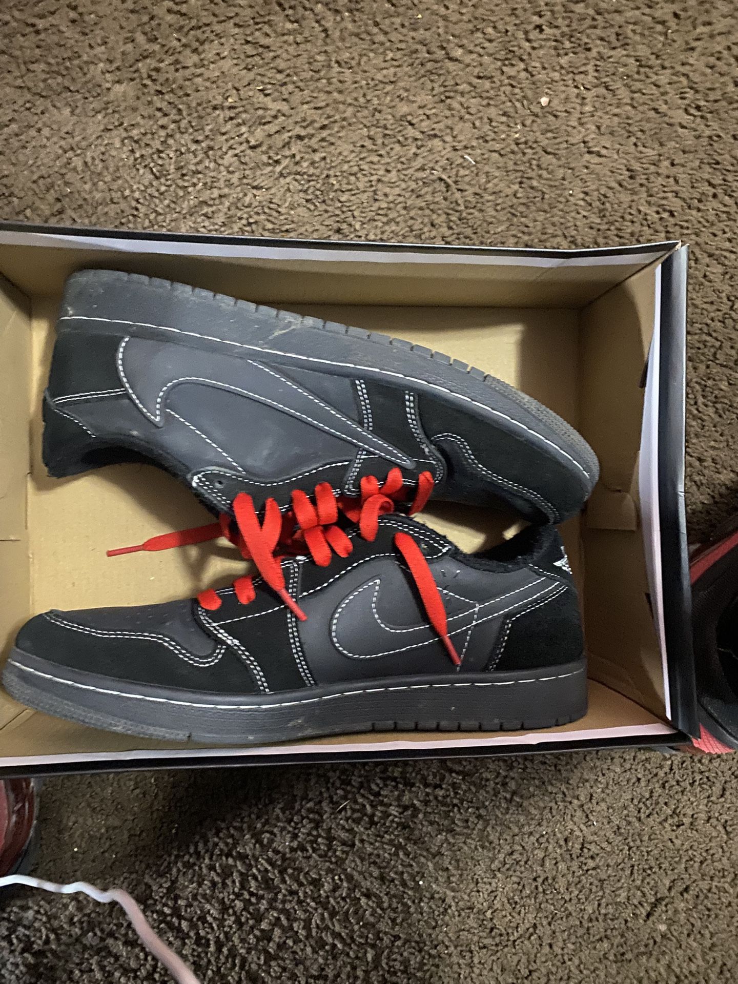 Jordan 1 low (travis scott)