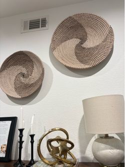Decorative basket for walls