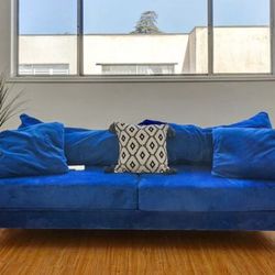Like new, good condition luxury blue sofa