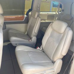 2008 Chrysler Town & Country