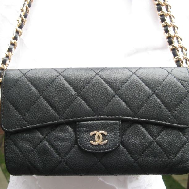 Authentic Chanel Black Caviar Leather CC Flap Bag Wallet for Sale