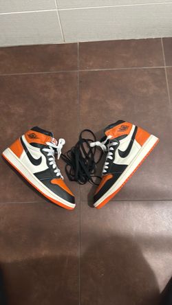 NIKE AIR JORDAN RETRO 1 "SHATTERED BACKBOARD" SIZE 9.5 MEN’S