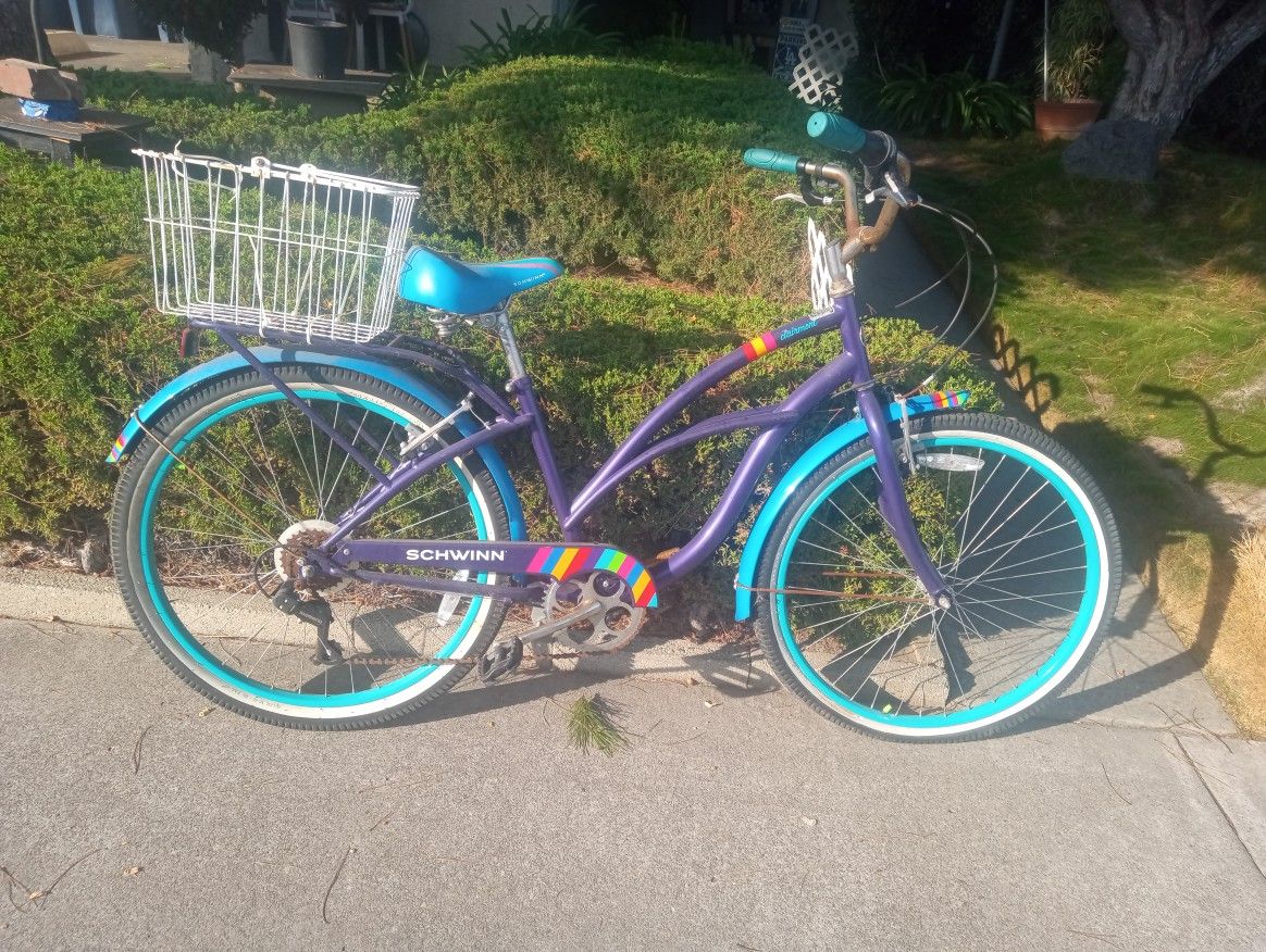 SCHWINN WOMENS BEACH CRUISER W GEARS,,!only $80! Betts Hurry