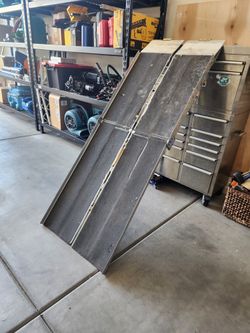Aluminum Folding Ramp