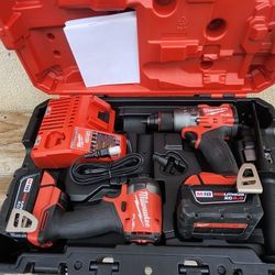 Milwaukee Set Drill M18 Fuel Tool Battery Charger 