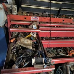 Big Snap On Bottom Box With Hella Tools