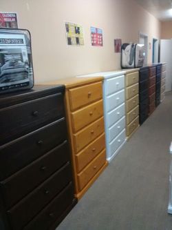 Pinewood Dresser