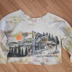 Women's Gatlinburg, TN Crop Sweatshirt-Size: Small