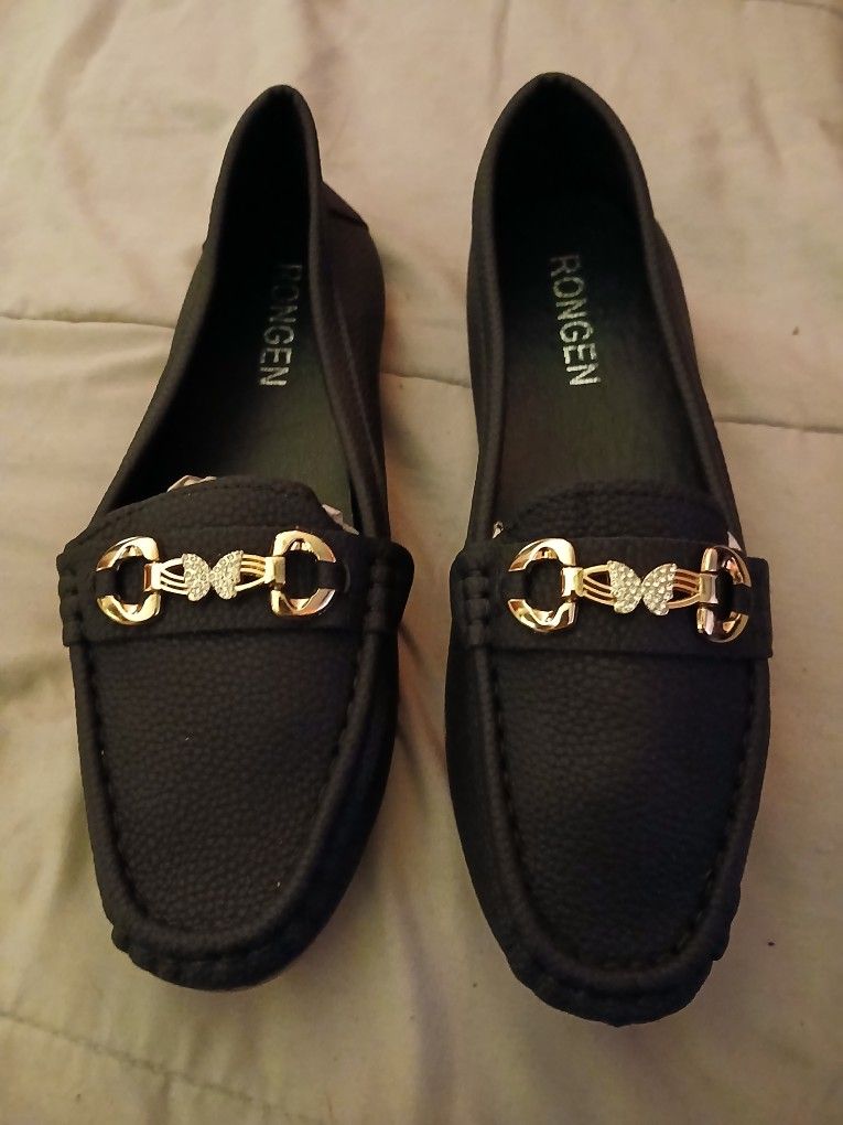 ***New** Woman's Dress Shoe Size 9-9.5 China Size 41 