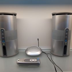Sharper Image CT413 Indoor Outdoor Wireless Speakers

Original box and manual
All parts included
Tested and works great

Futuristic styling and indoor
