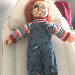Just a bunch of stuff. Authentic original chucky doll! Too cool!